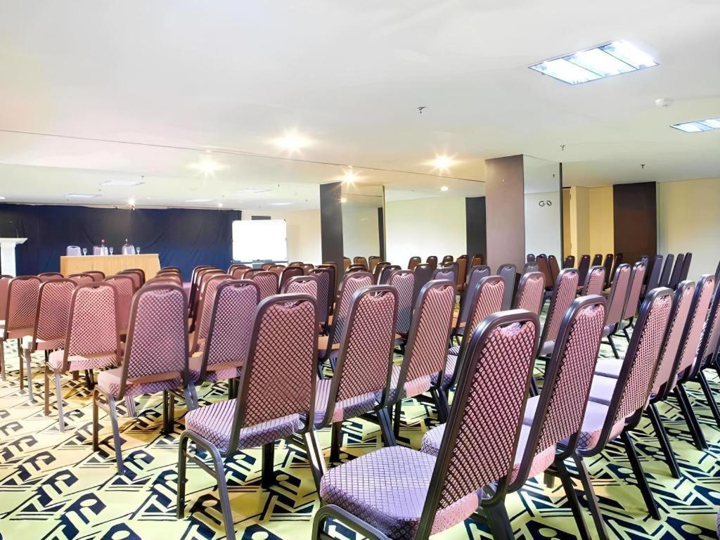 Losari Roxy Hotel Jakarta Exterior photo