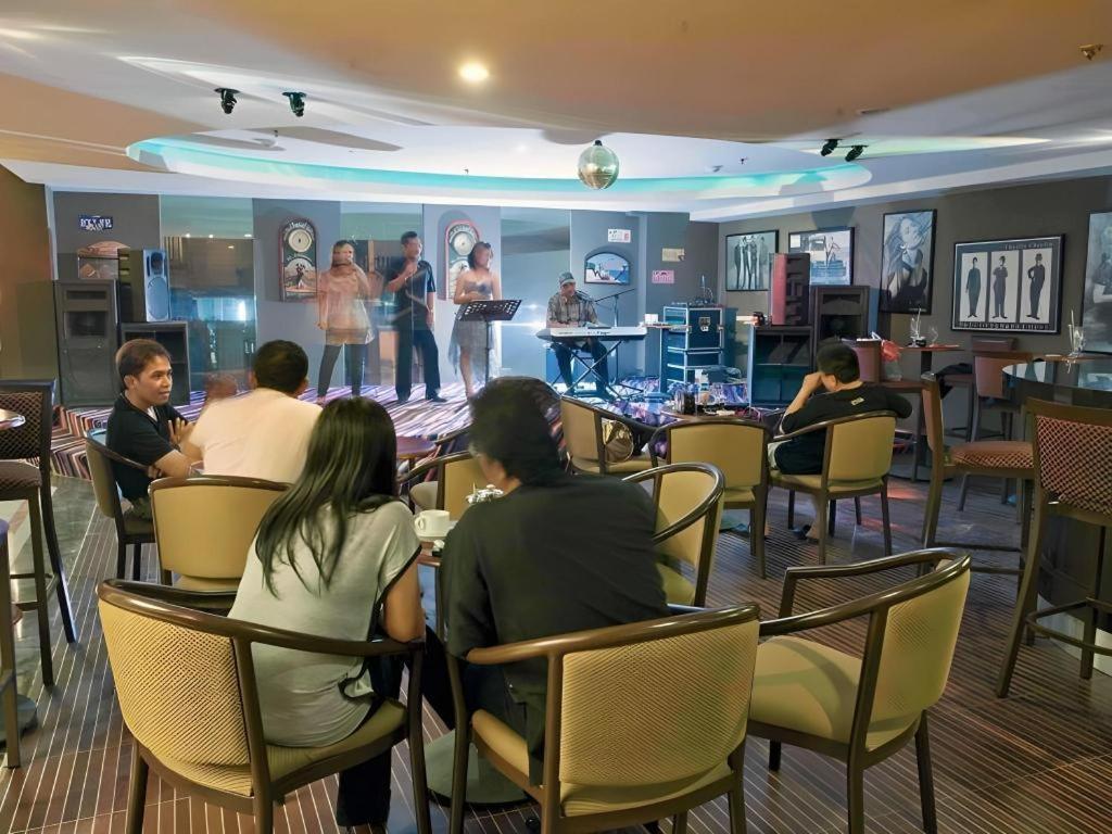 Losari Roxy Hotel Jakarta Exterior photo