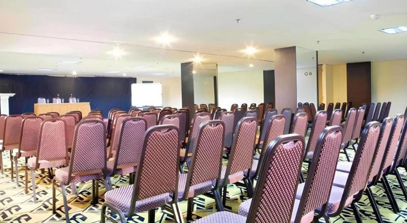 Losari Roxy Hotel Jakarta Exterior photo