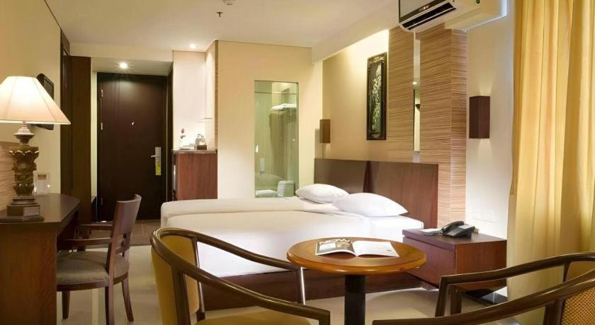 Losari Roxy Hotel Jakarta Exterior photo