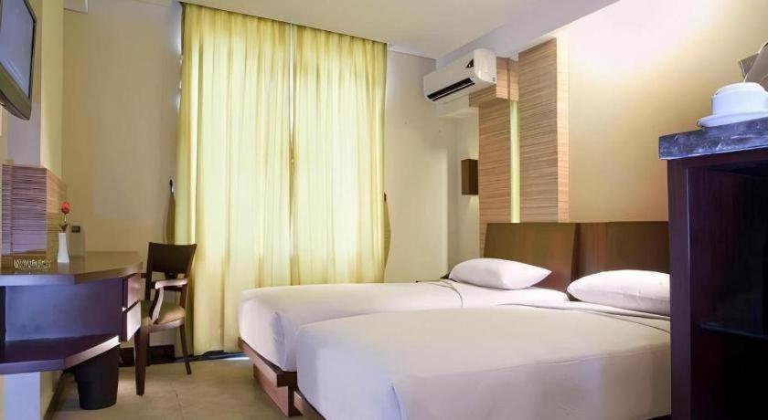 Losari Roxy Hotel Jakarta Exterior photo
