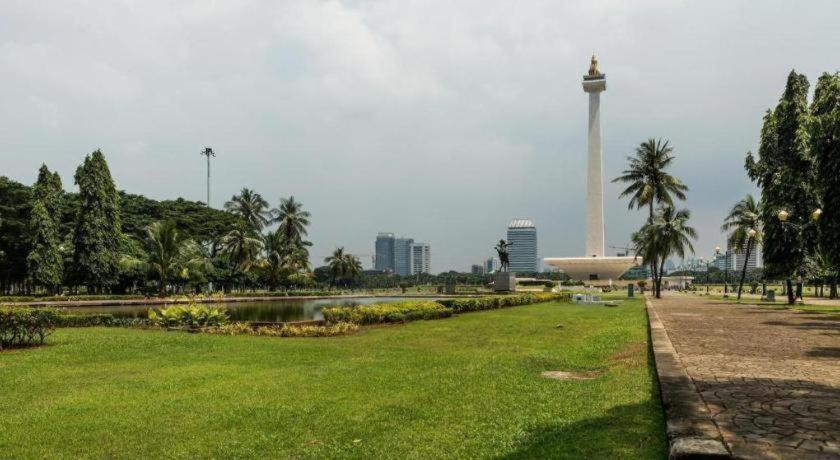 Losari Roxy Hotel Jakarta Exterior photo