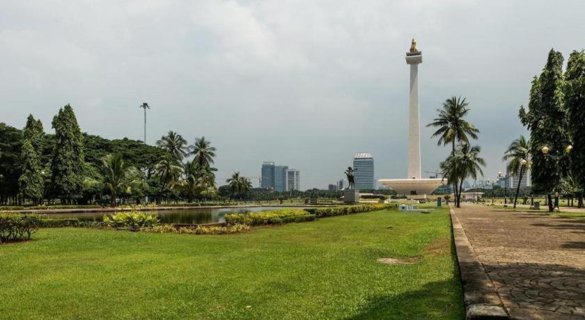 Losari Roxy Hotel Jakarta Exterior photo