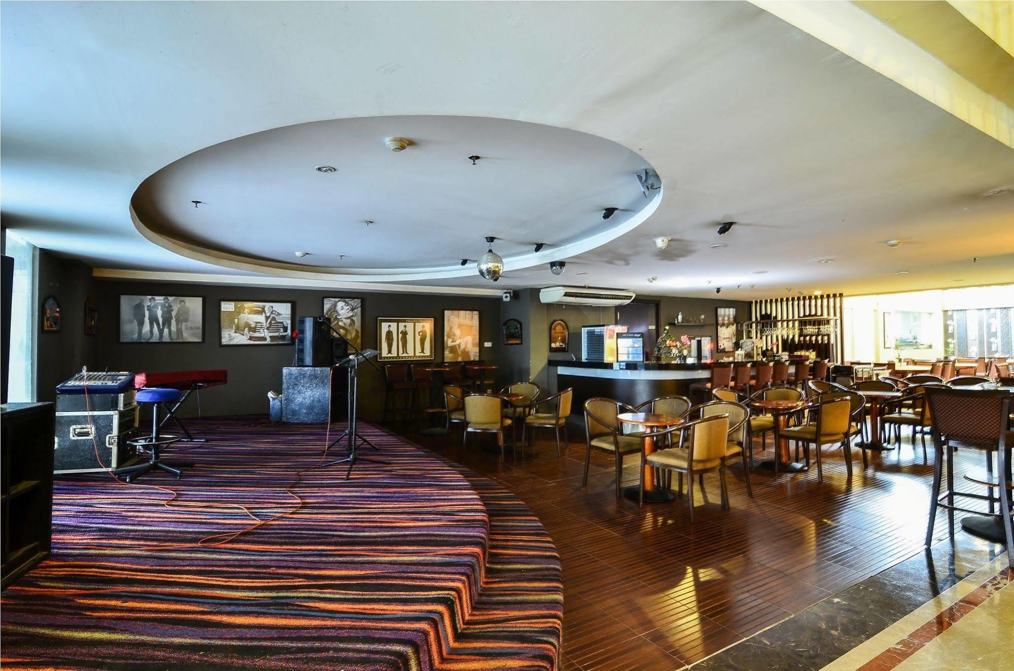 Losari Roxy Hotel Jakarta Exterior photo