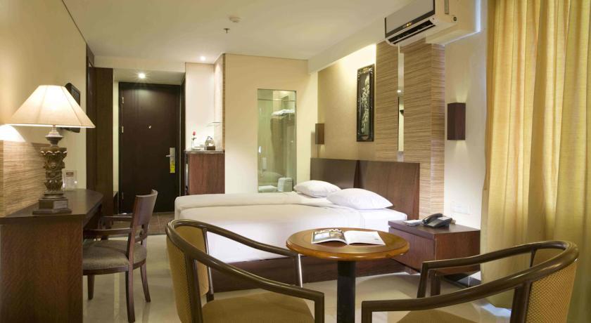 Losari Roxy Hotel Jakarta Exterior photo